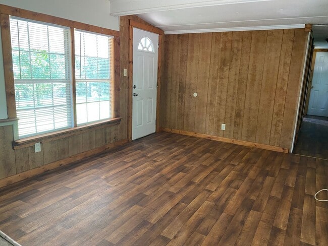 Building Photo - 474 Whitehall Rd