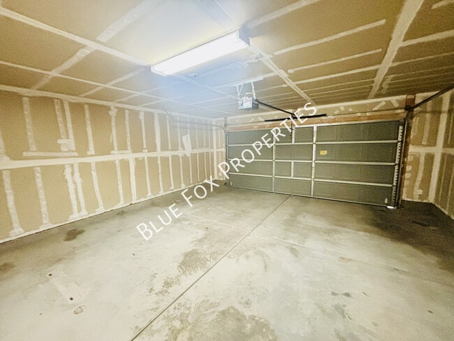 Building Photo - 5858 E Sanderling Dr