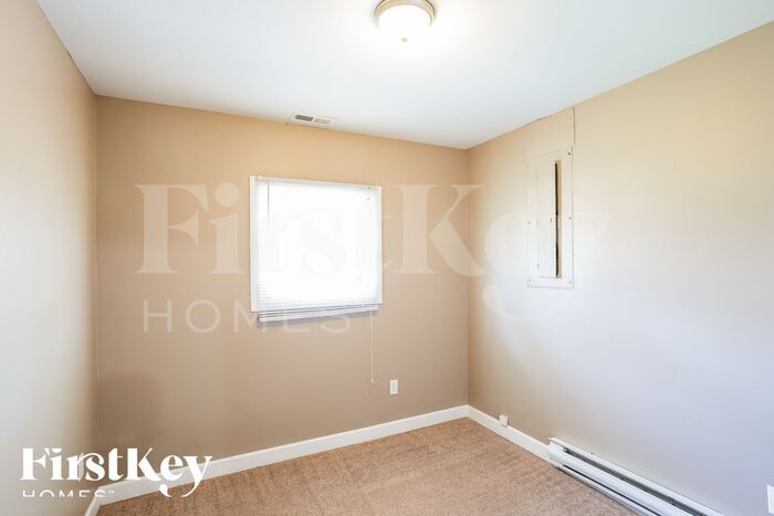 Building Photo - 2634 Westleigh Dr