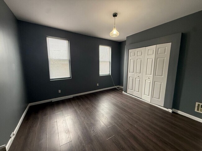 Building Photo - 4918 Aspen St