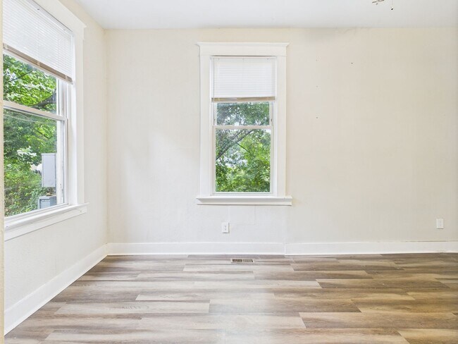 Building Photo - 3314 3rd Ave