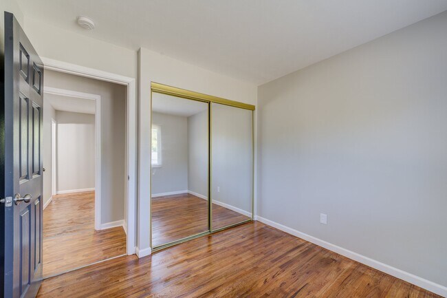 Building Photo - 5311 Grove Ave