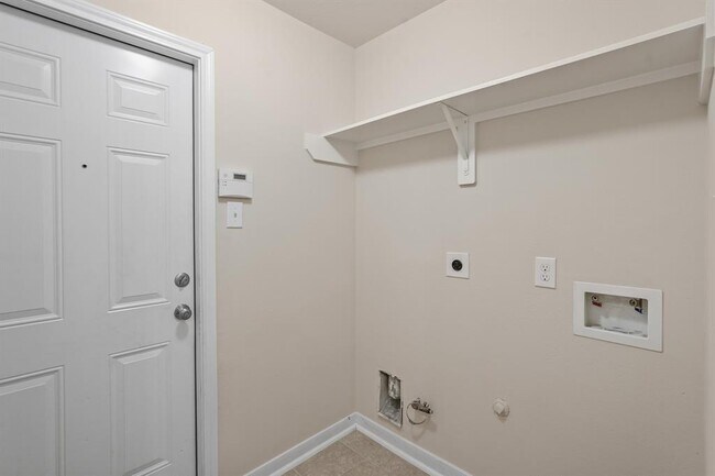 Building Photo - 10918 Barker View Dr
