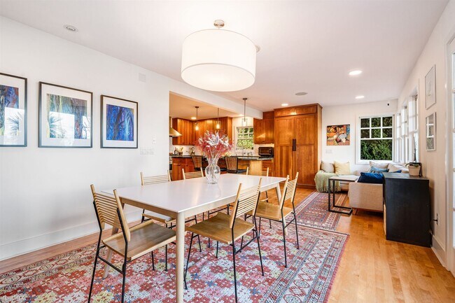 Building Photo - 5 br, 3.5 bath House - 903 Lakeside Avenue...