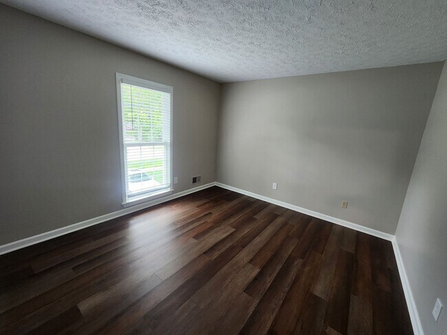 Building Photo - Renovated 3 bedroom 2 full bath home with attached garage and unfinished basement in J-town!