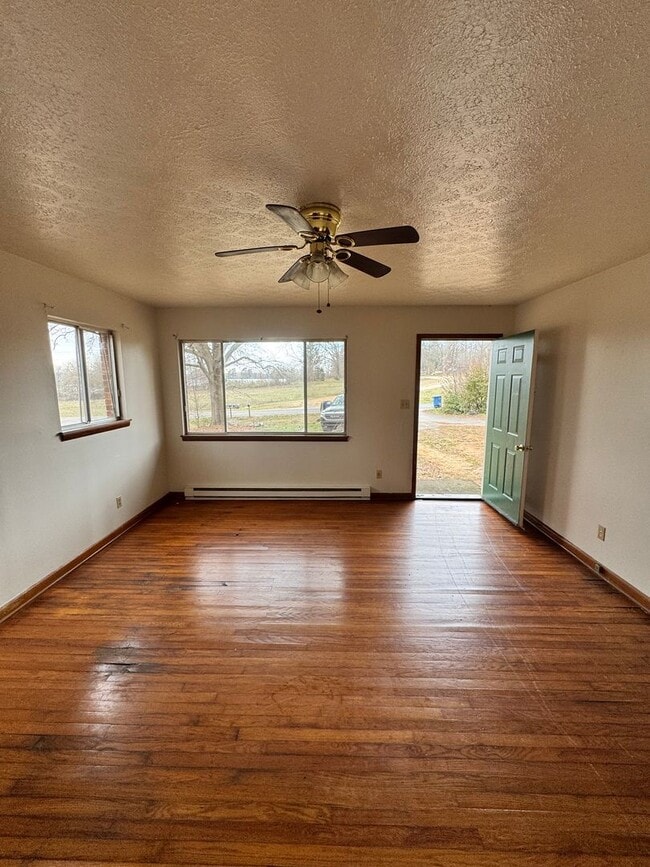 Building Photo - 2/1 outside city limits of Shelby, NC