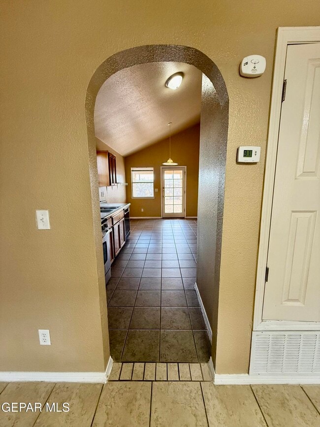 Building Photo - 3401 Tierra Zafiro Dr
