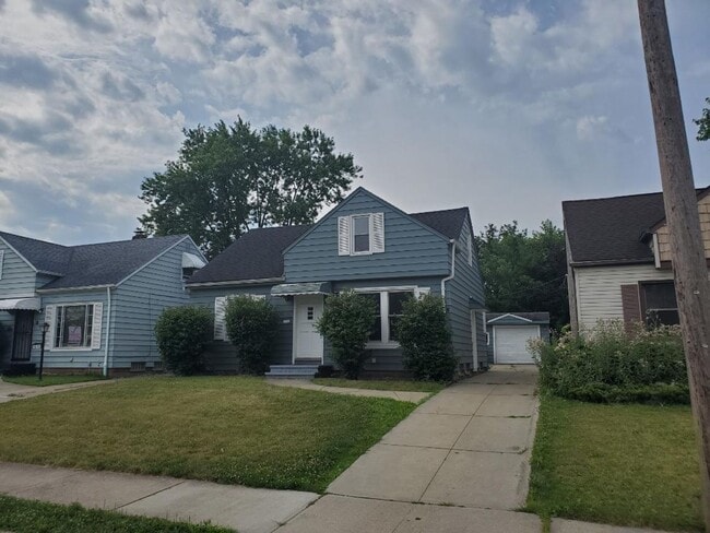 Building Photo - Charming 2-Bedroom Single Family Property in Prime Location