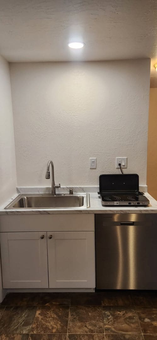 Building Photo - 500 SQFT. STUDIO UNIT NEAR DOWNTOWN HAYWARD. PRIME LOCATION, PRIVATE ENTRENCE, AND MORE!!!