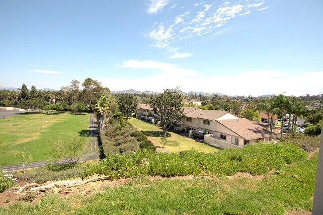 Building Photo - Great Townhome located in the 4S ranch next to Westwood elementary