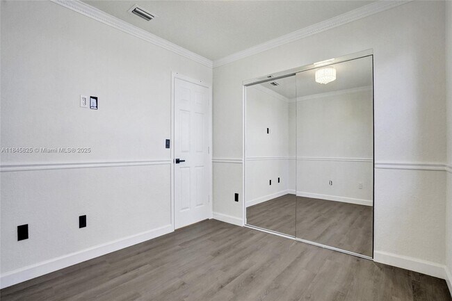 Building Photo - 5421 Hawkes Bluff Ave