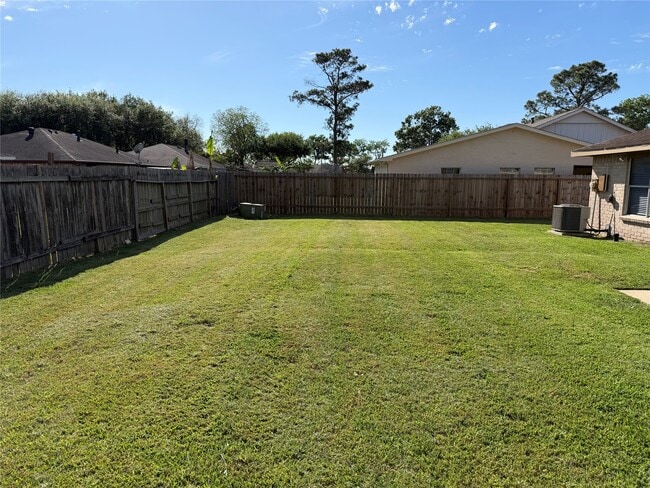 Building Photo - 2815 Fir Crest Ct