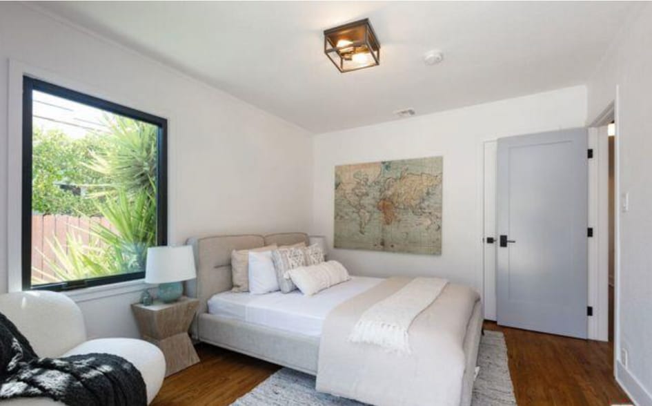 Building Photo - 722 N La Jolla Ave