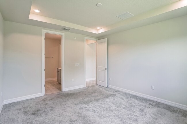 Building Photo - Charming 4-Bedroom Family Home in Serene S...
