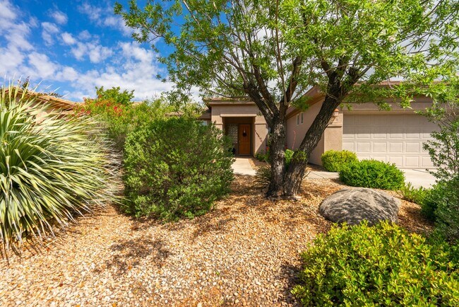 Building Photo - Fully Furnished 3 Bedroom Home In Coral Canyon With Community Amenities