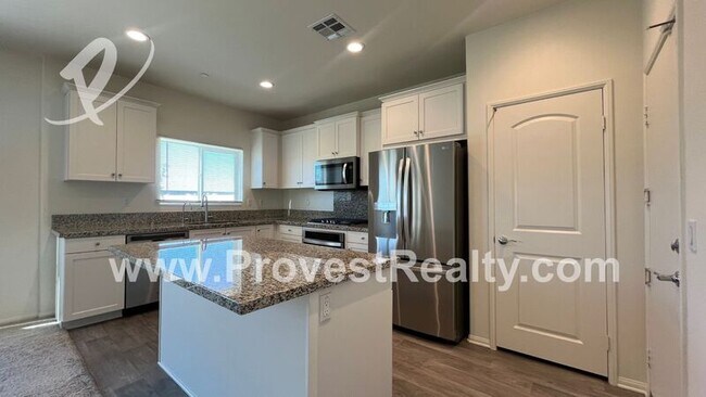 Building Photo - 10868 Quarter Horse Ave