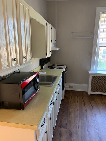 Kitchen - 227 W Miner St