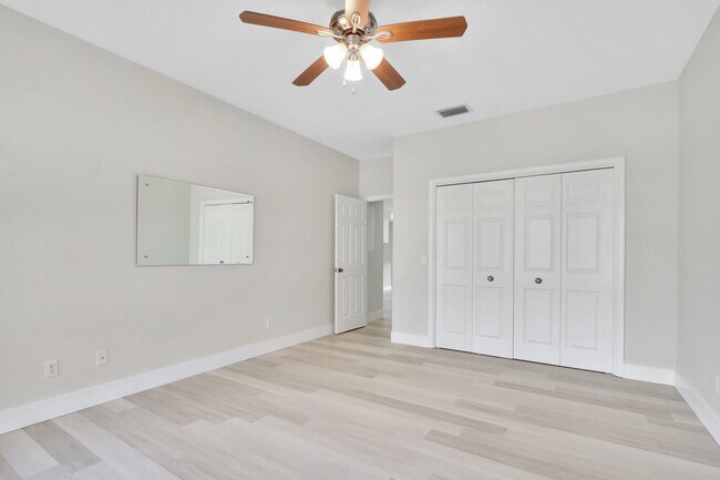 Building Photo - 7340 Pine Creek Way