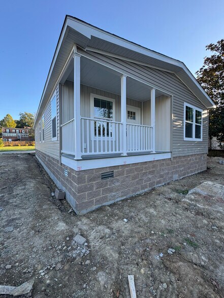 Building Photo - 1102 Catawba St