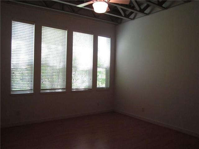 Building Photo - 1615 W Oleander St