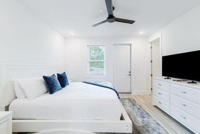 Building Photo - 125 Blue Eden Lp