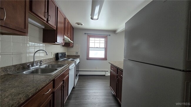 Building Photo - 1499 Wehrle Dr