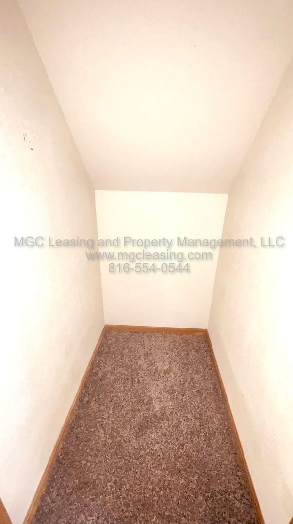 Building Photo - Space and Privacy Await in This Independen...