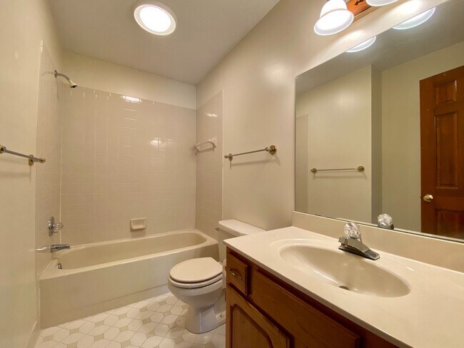 Building Photo - Available July 28th, 2026!