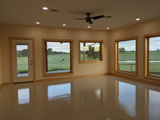 Building Photo - R and R Ranch Life