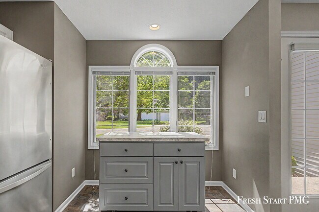 Building Photo - 2107 Blue Bell Way