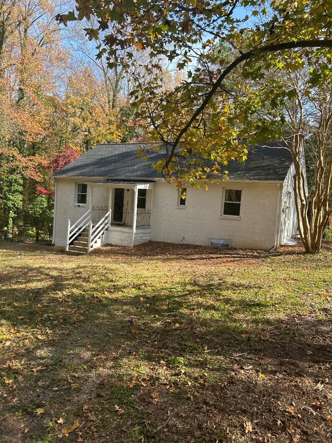 Building Photo - 1042 Peck Rd