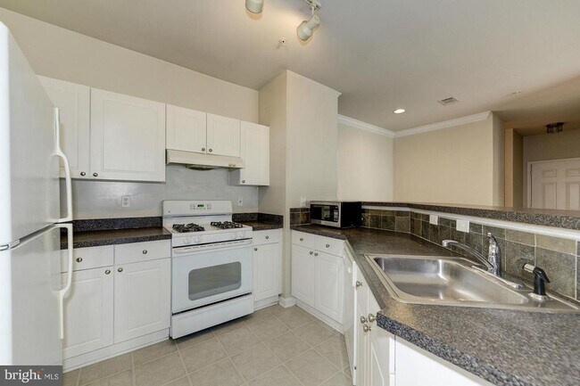 Building Photo - 11371 Aristotle Dr