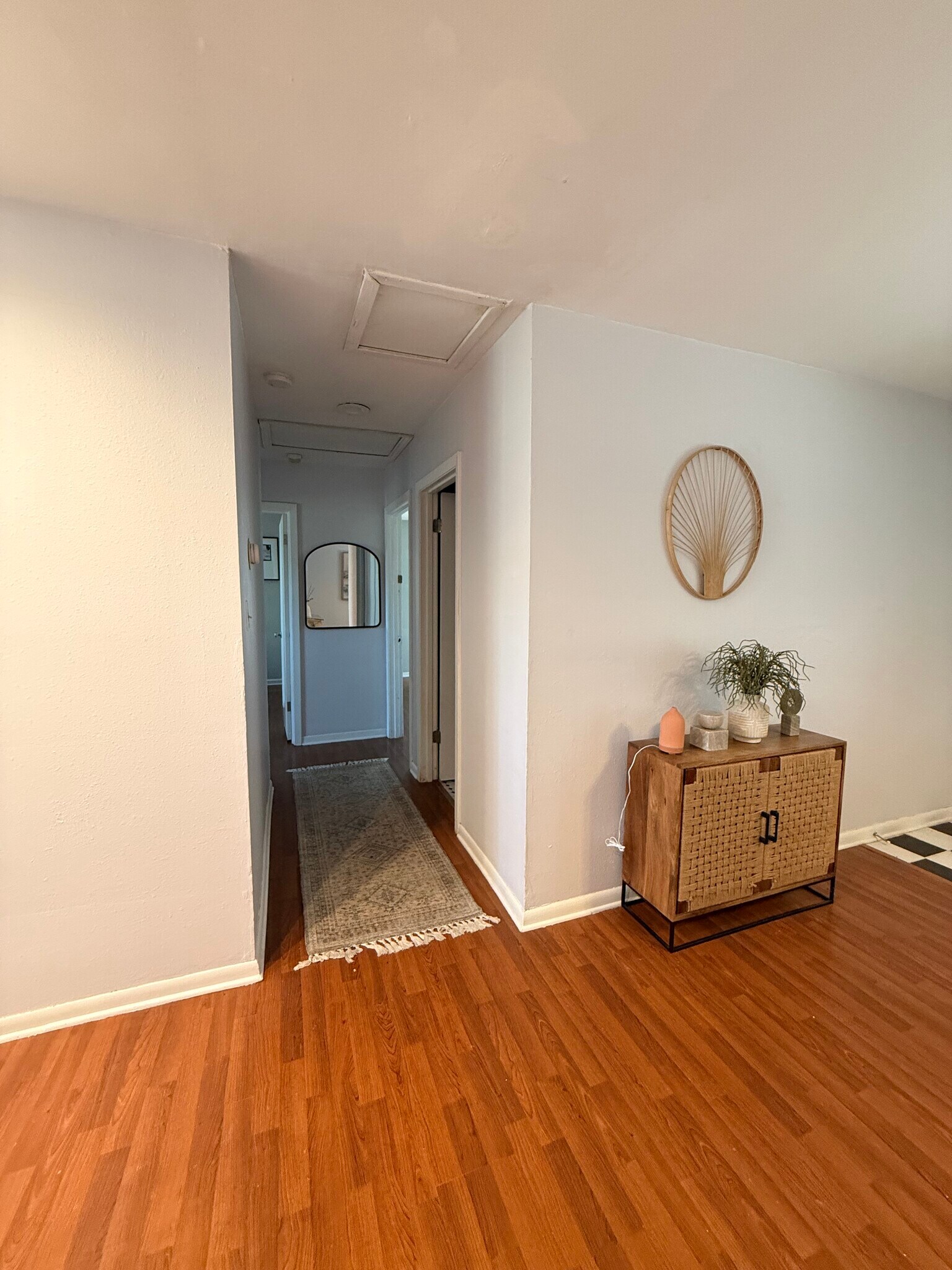 Hallway - 3202 Locke Ln