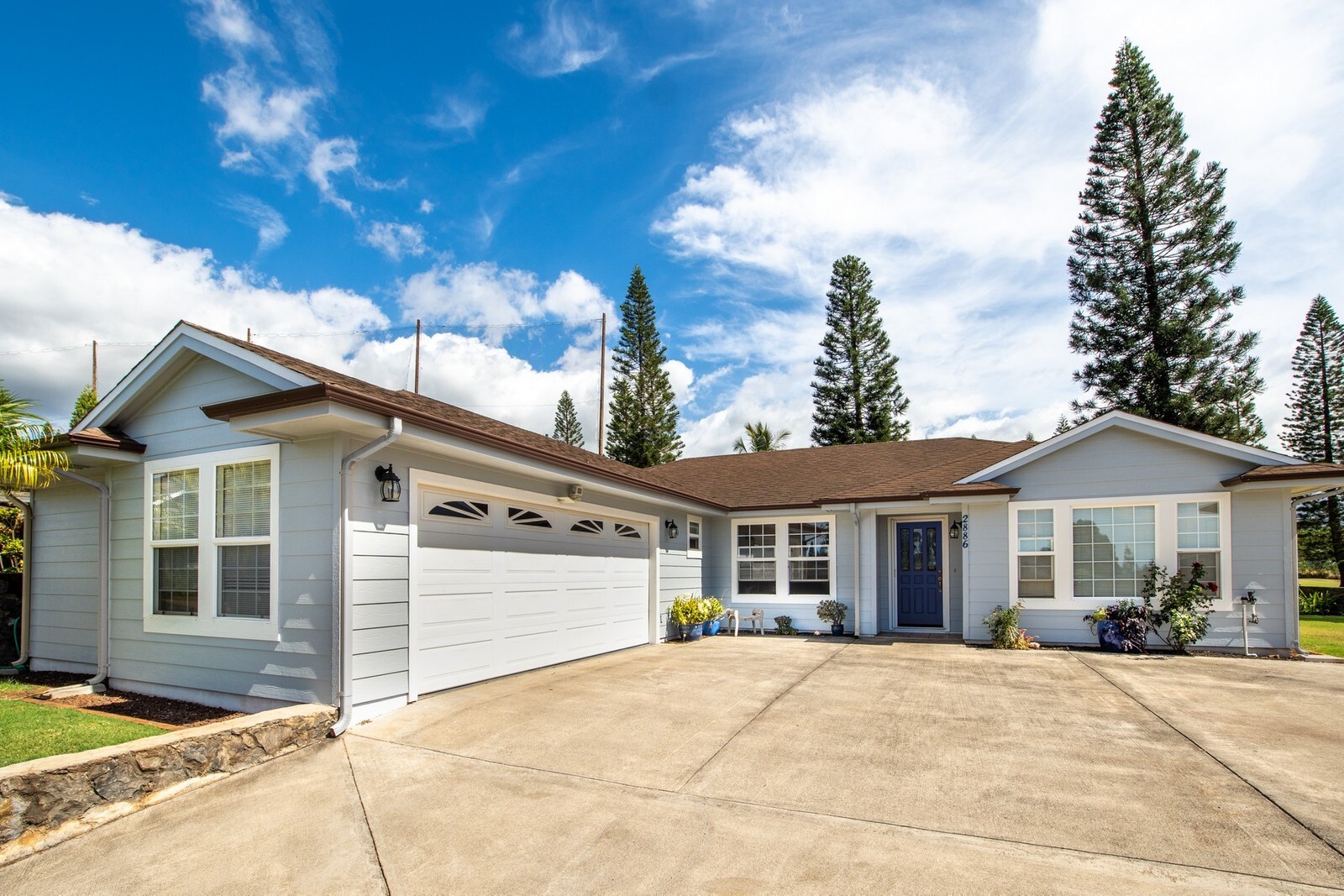 2 car garage - 2886 Ualani Street