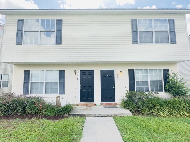 Building Photo - 339 Brookfield Rd