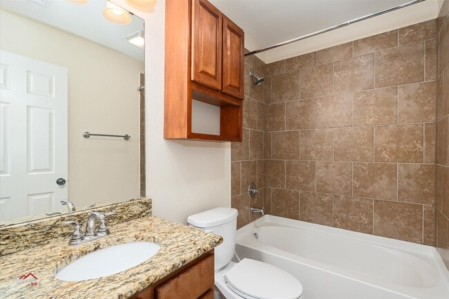 Building Photo - 306 Avondale Ln