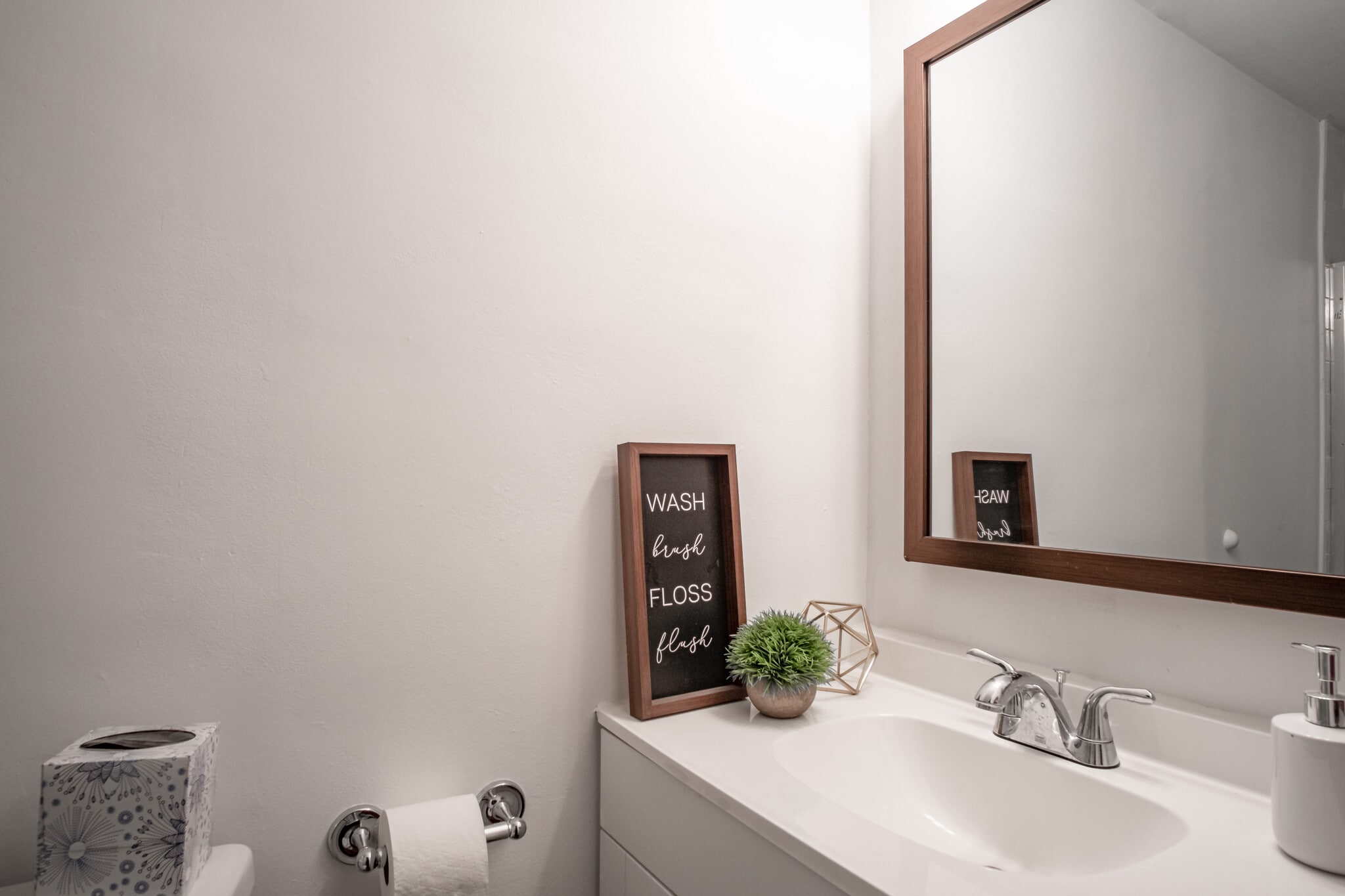 Building Photo - 711 Seymour Ave