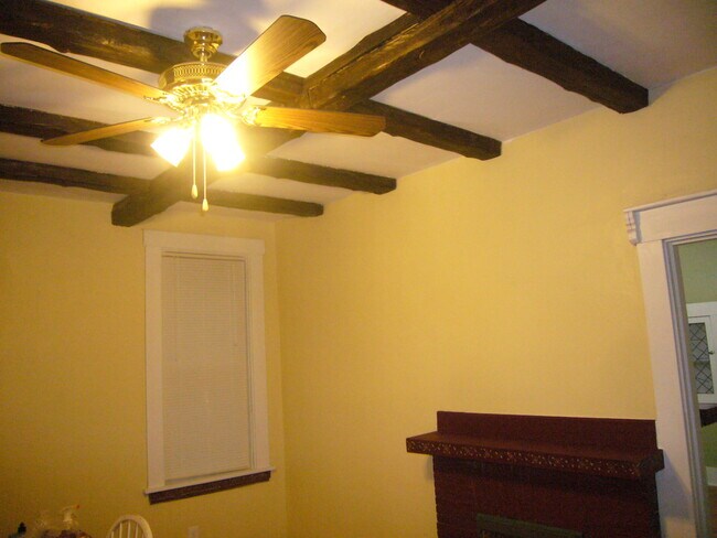 dining room - 557 Clemesha Ave