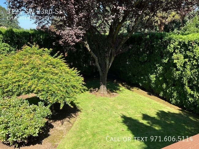 Building Photo - 3121 SW 23rd St