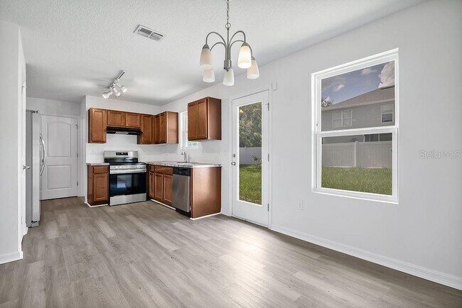 Building Photo - 303 Anchovie Ct
