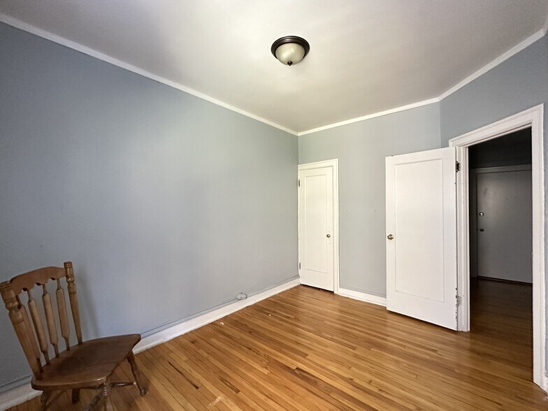 Building Photo - 1369 W Estes Ave