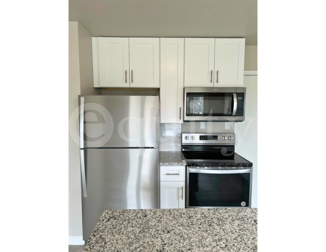 Building Photo - 105 E 500 N