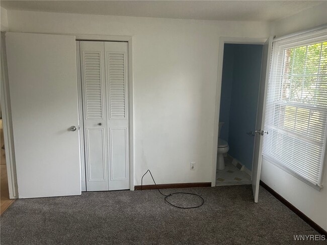 Building Photo - 80 Carriage Dr