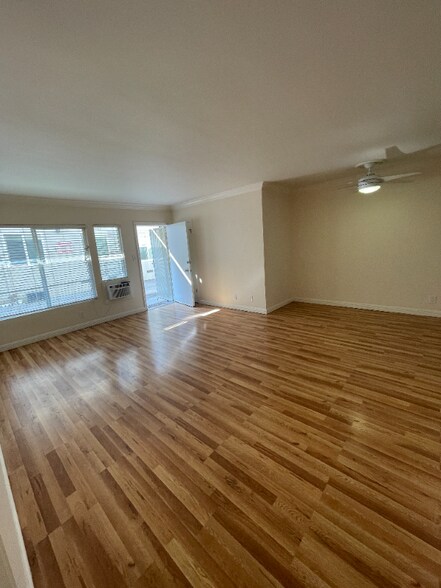 Building Photo - 8546 Cashio St