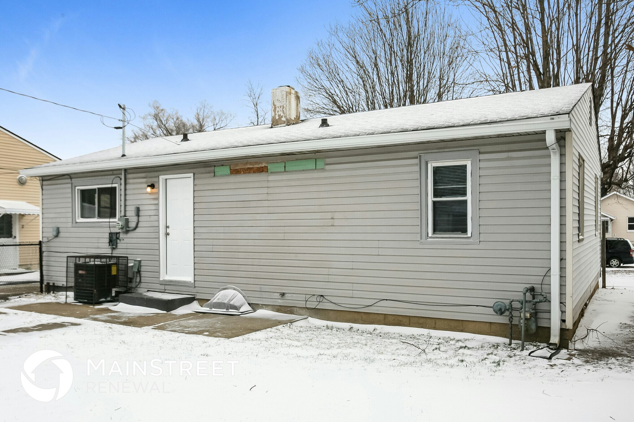 Building Photo - 528 S Bosart Ave