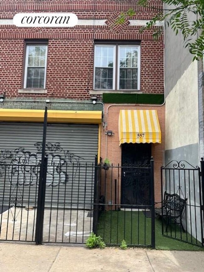 Building Photo - 557 Rogers Ave