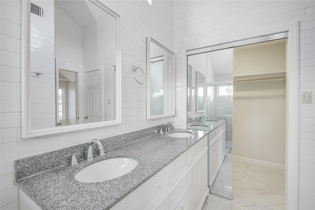 Building Photo - 4427 Waterfall Way