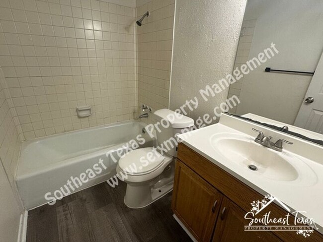 Building Photo - 401 Pinchback Rd