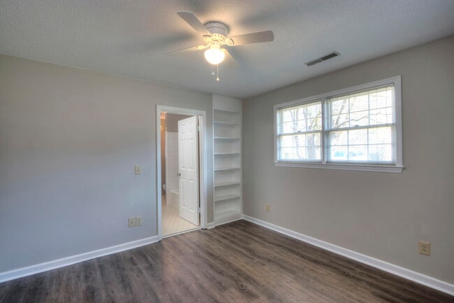 Building Photo - 407 Alice Ct