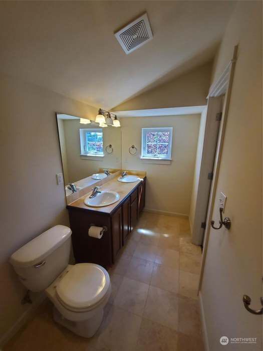 Master Bedroom Bathroom - 1402 N Northgate Way